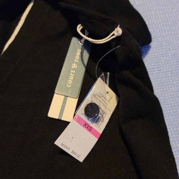 Court & Rowe Tipped Cardigan - Picture 7 of 9